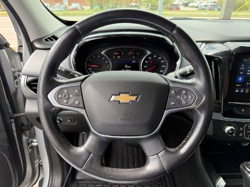 Used 2020 Chevrolet Traverse LT image 14