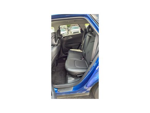 Used 2025 Kia Sportage EX FWD image 10