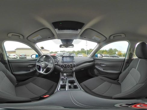 Used 2025 Nissan Sentra SV FWD image 40