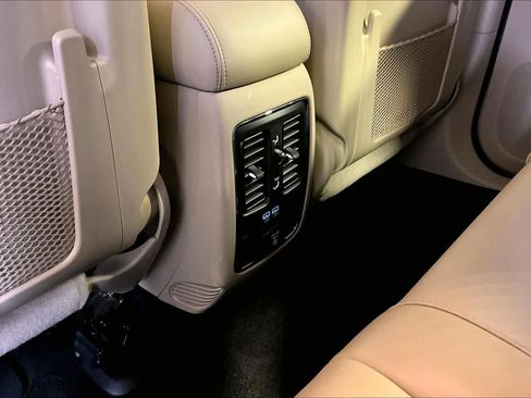 Used 2021 Jeep Grand Cherokee Limited w/ Premium Lighting Group AWD/4WD image 35