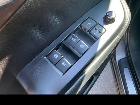 Used 2018 Toyota Highlander Limited AWD/4WD image 25