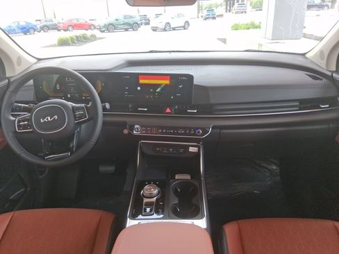 New 2026 Kia Carnival EX FWD image 10