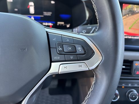 Used 2022 Volkswagen Taos SE image 27