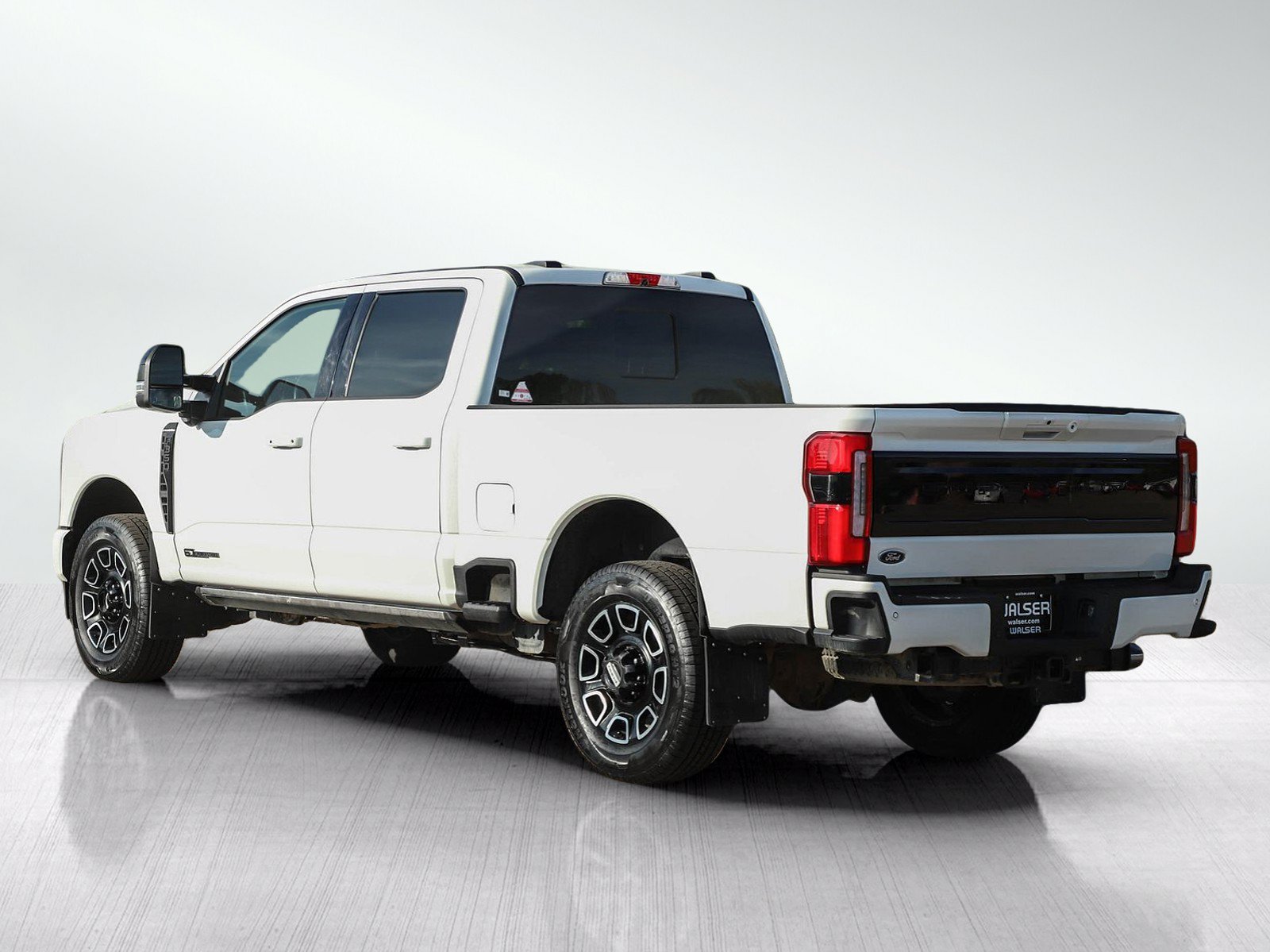 Used 2025 Ford F350 Platinum AWD/4WD image 4