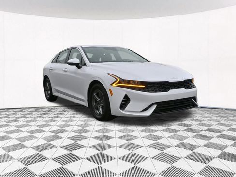Used 2023 Kia K5 LXS image 20