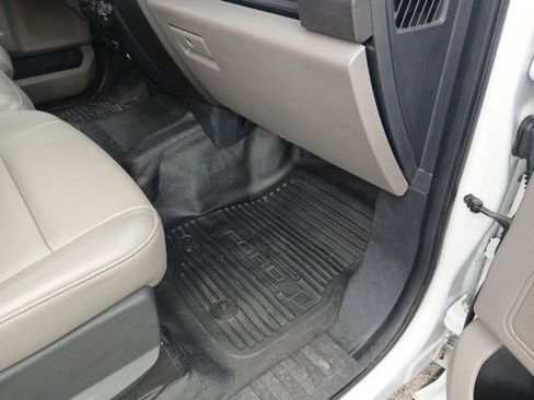 Used 2022 Ford F350 XL w/ Power Equipment Group image 22