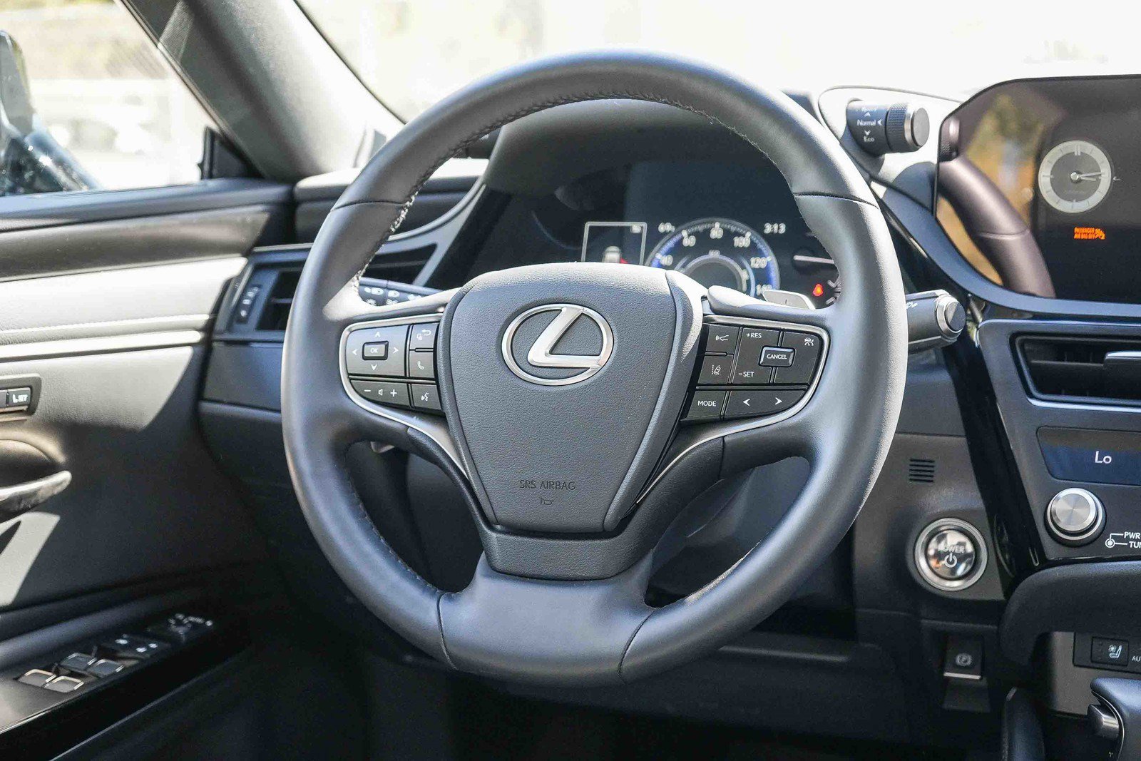Certified 2025 Lexus ES 300h w/ Premium Package FWD image 14