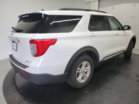 Used 2021 Ford Explorer XLT w/ Class III Trailer Tow Package AWD/4WD image 9