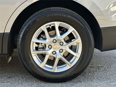Used 2024 Chevrolet Equinox LT image 31