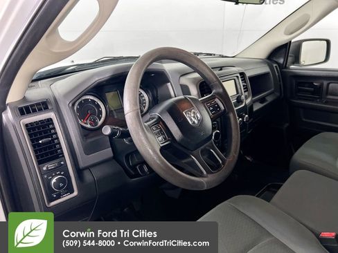 Used 2018 RAM 1500 Express w/ Express Value Package AWD/4WD image 3