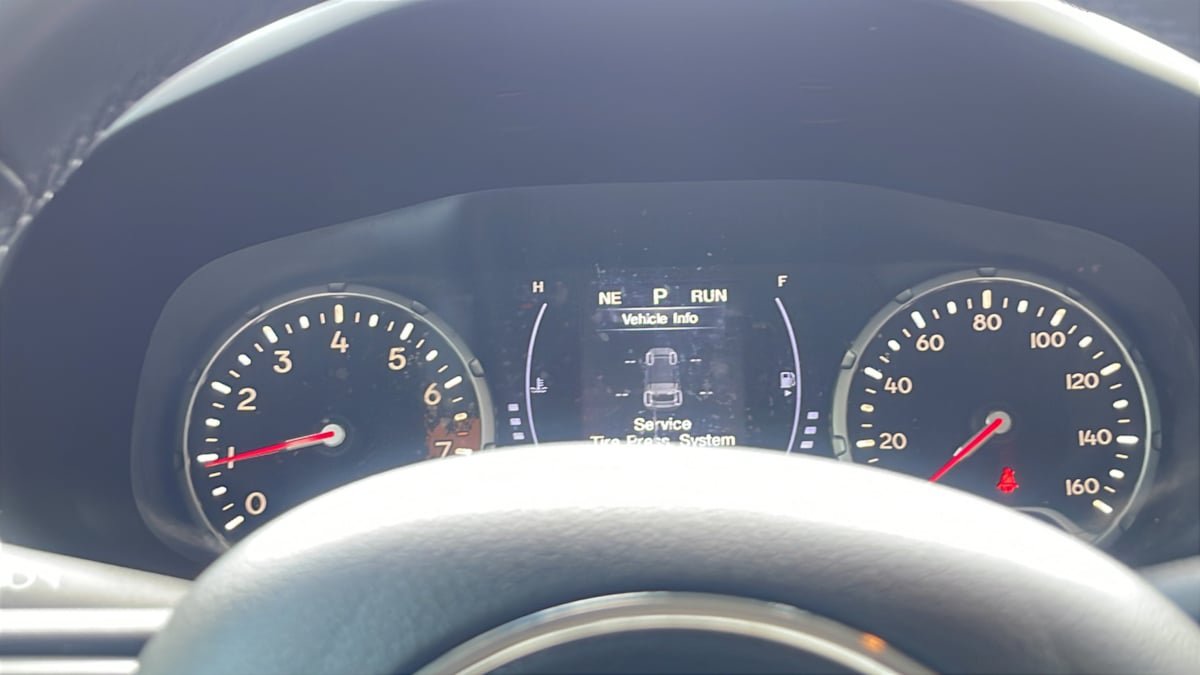 Used 2018 Jeep Renegade Latitude FWD image 13