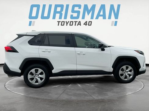 Used 2024 Toyota RAV4 LE AWD/4WD image 8