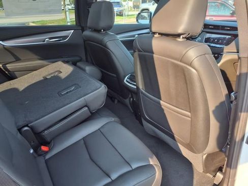 New 2025 Cadillac XT6 Luxury image 22