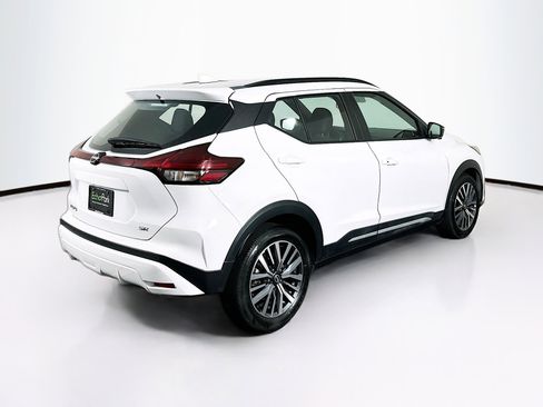 Used 2024 Nissan Kicks SR image 9