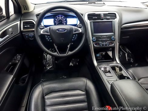 Used 2020 Ford Fusion SEL FWD image 12