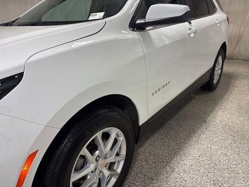 Used 2024 Chevrolet Equinox LT image 33