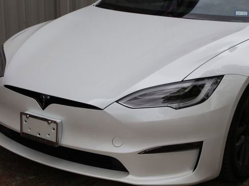 Used 2021 Tesla Model S Plaid image 4