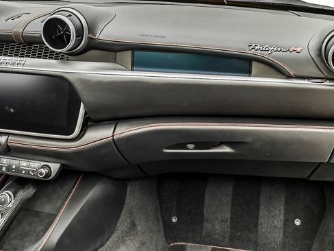 Used 2022 Ferrari Portofino M RWD image 18