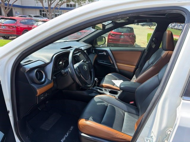 Used 2016 Toyota RAV4 SE w/ Advanced Technology Package FWD image 8