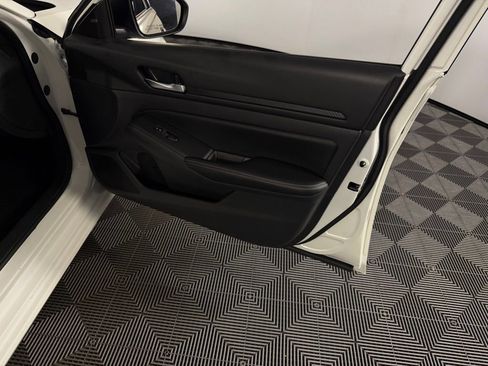 Used 2025 Nissan Altima 2.5 SV image 31