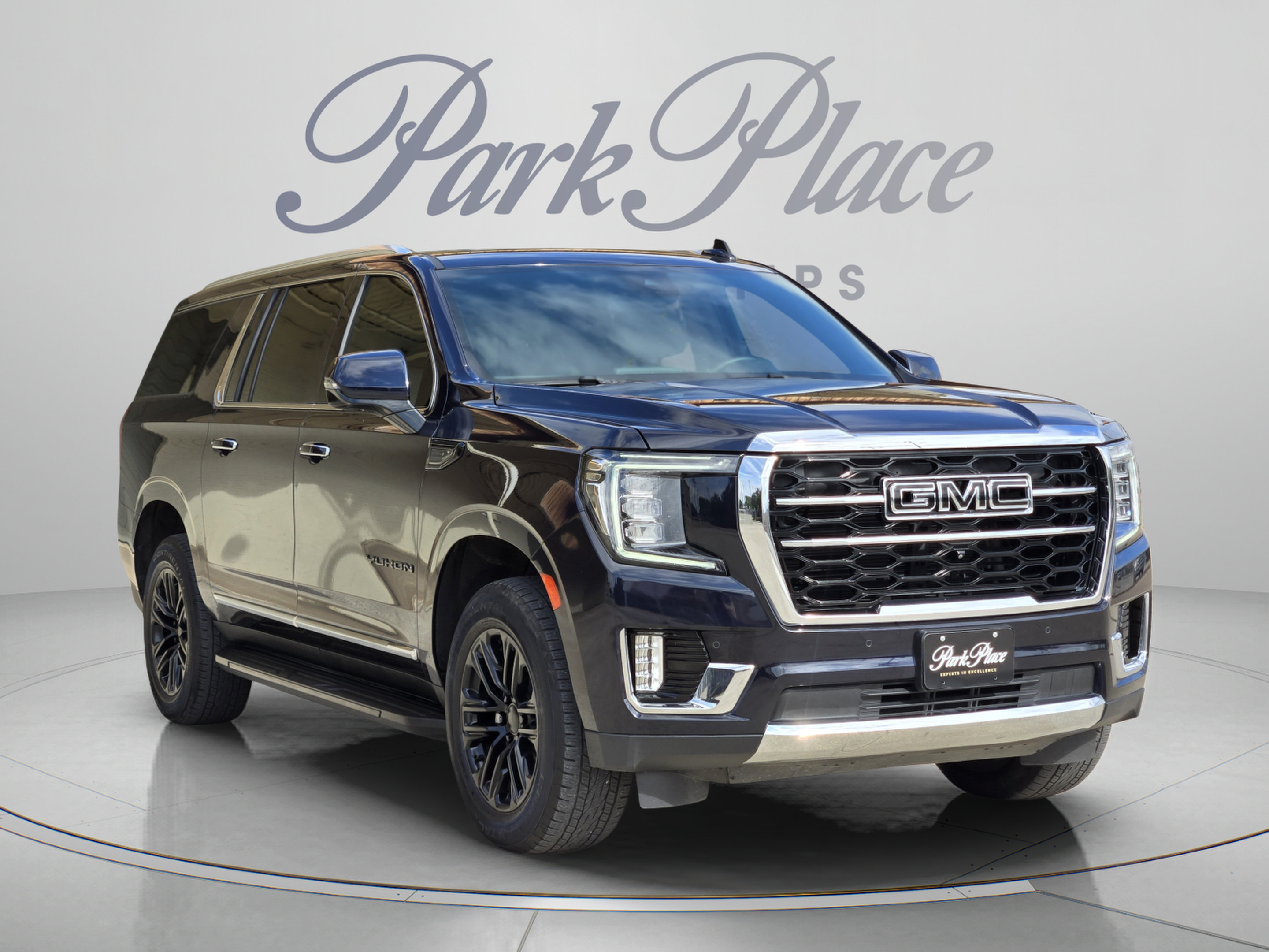 Used 2024 GMC Yukon XL SLT w/ SLT Premium Package AWD/4WD image 8