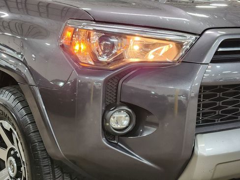Used 2021 Toyota 4Runner TRD Off-Road Premium AWD/4WD image 13