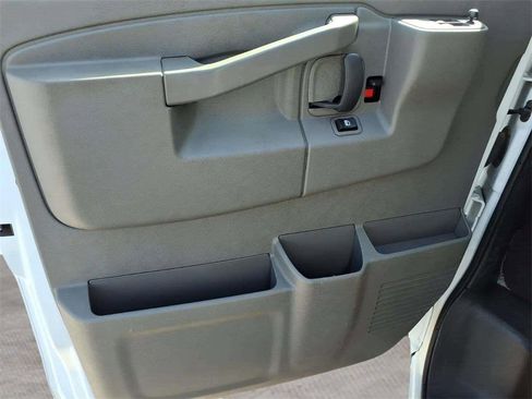 Used 2025 Chevrolet Express 3500 LS image 10