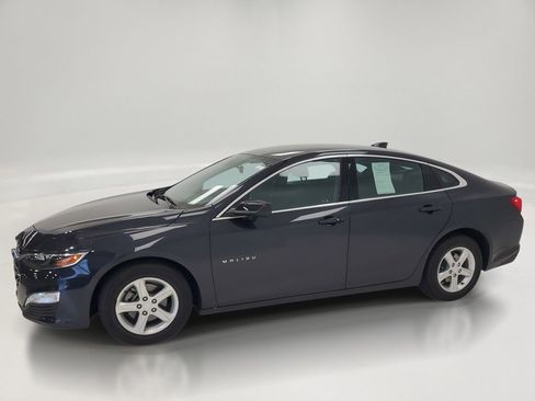 Used 2023 Chevrolet Malibu LT image 4
