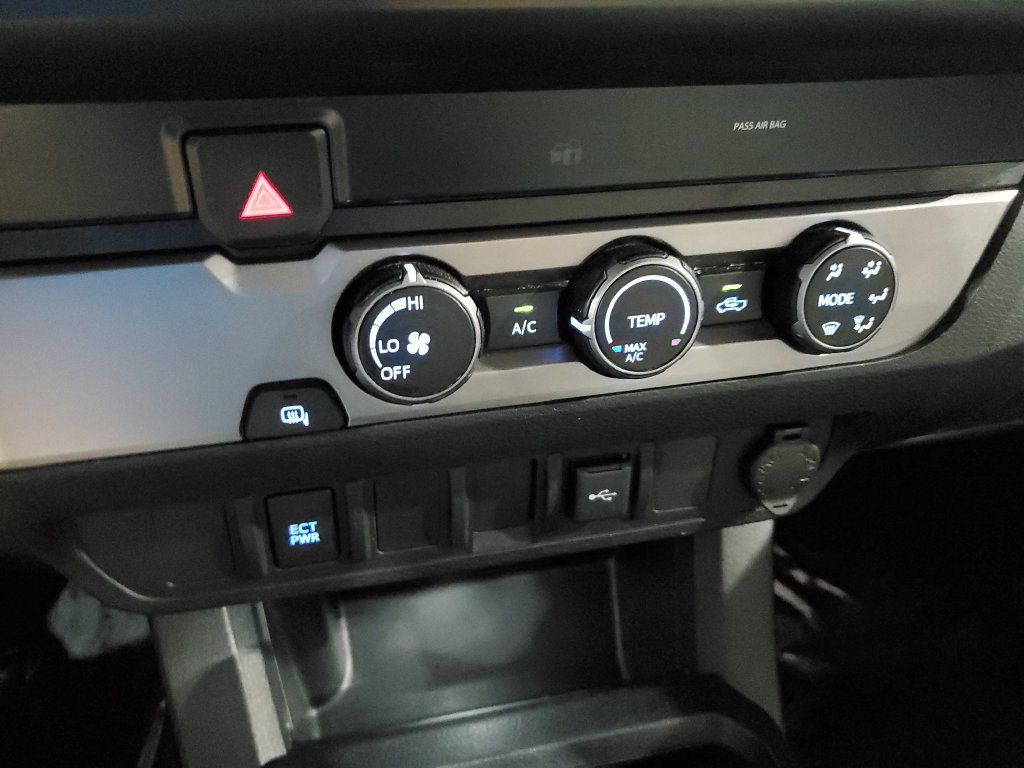 Used 2020 Toyota Tacoma SR w/ SR Convenience Package RWD image 30