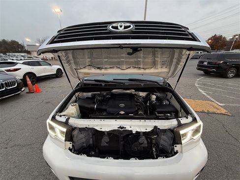 Used 2019 Toyota Sequoia SR5 image 32