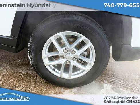 Used 2025 Jeep Grand Cherokee Laredo X AWD/4WD image 25