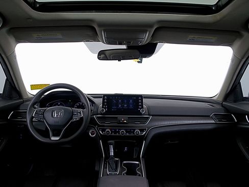 Used 2018 Honda Accord EX image 13