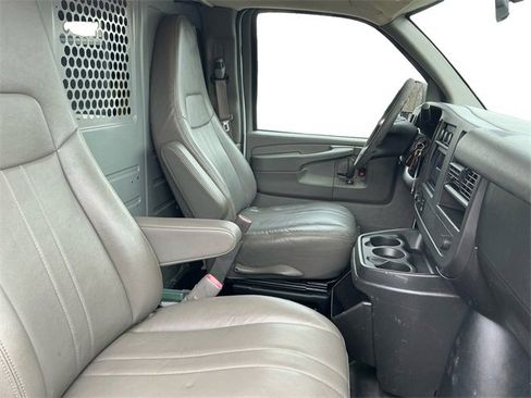 Used 2014 GMC Savana 3500 image 18