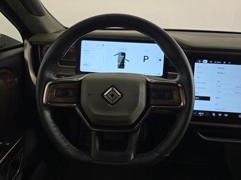 Used 2023 Rivian R1S Adventure AWD/4WD image 28