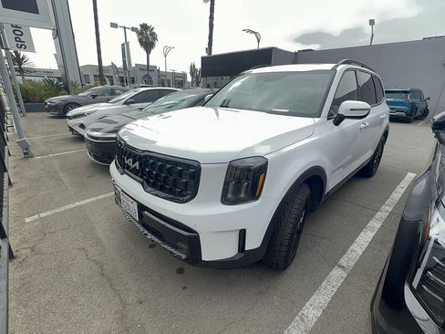 Used 2024 Kia Telluride SX Prestige X-Pro AWD/4WD image 2