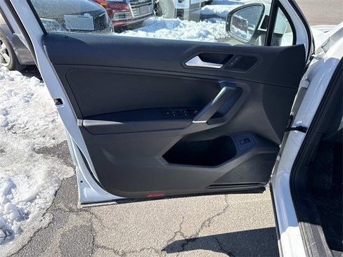 Used 2020 Volkswagen Tiguan SEL image 13