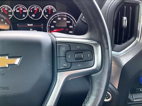 Used 2022 Chevrolet Silverado 1500 LT AWD/4WD image 21