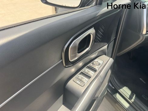 Certified 2024 Kia Sorento S w/ Panoramic Sunroof Package FWD image 12