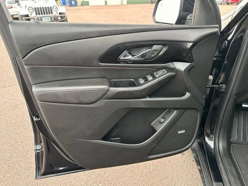Used 2023 Chevrolet Traverse RS AWD/4WD image 11