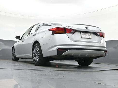 Used 2023 Nissan Altima 2.5 SV FWD image 44