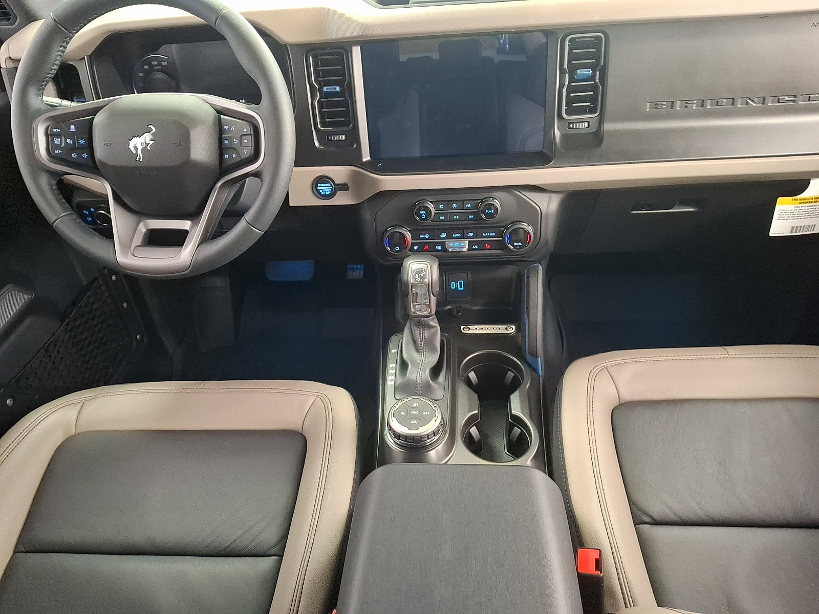 Used 2023 Ford Bronco Wildtrak AWD/4WD image 14