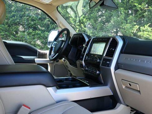 Used 2018 Ford F350 Lariat w/ Lariat Ultimate Package AWD/4WD image 34