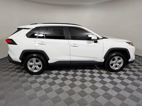 Used 2019 Toyota RAV4 XLE AWD/4WD image 7