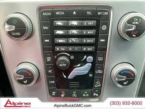 Used 2018 Volvo V60 T5 Cross Country image 17