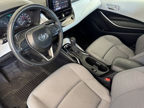Certified 2025 Toyota Corolla SE FWD image 9