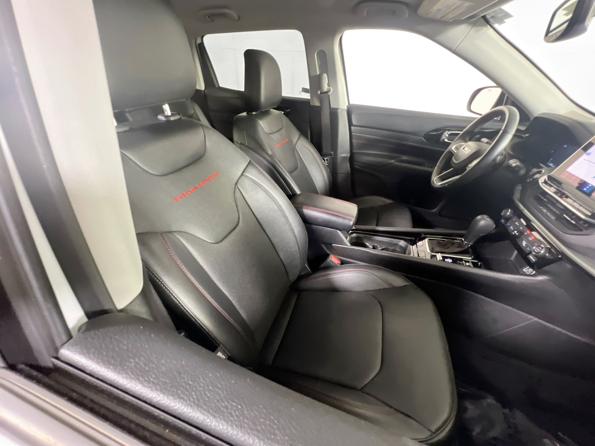 Used 2022 Jeep Compass Trailhawk w/ Trailhawk Elite Group AWD/4WD image 25