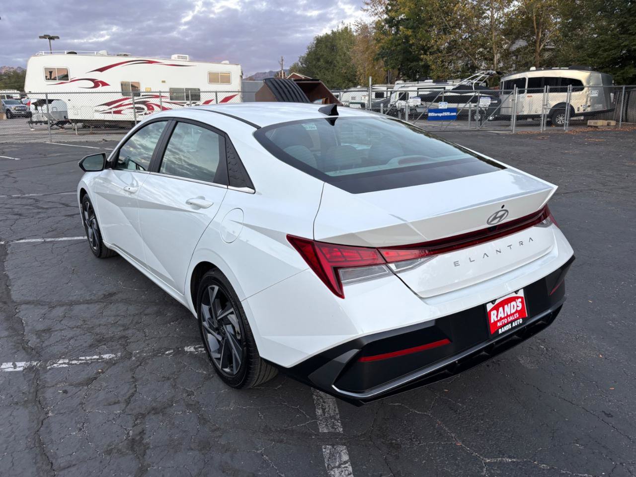 Used 2024 Hyundai Elantra SEL w/ Convenience Package FWD image 6