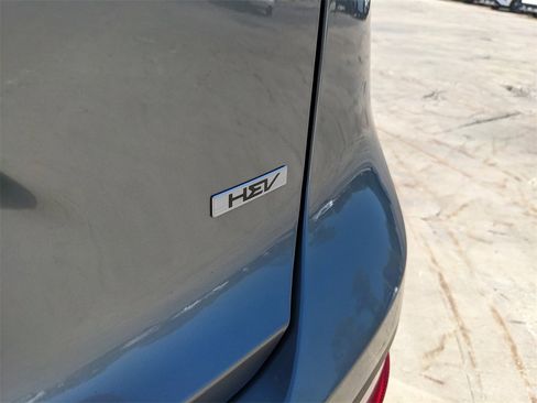 Certified 2025 Kia Niro LX image 13