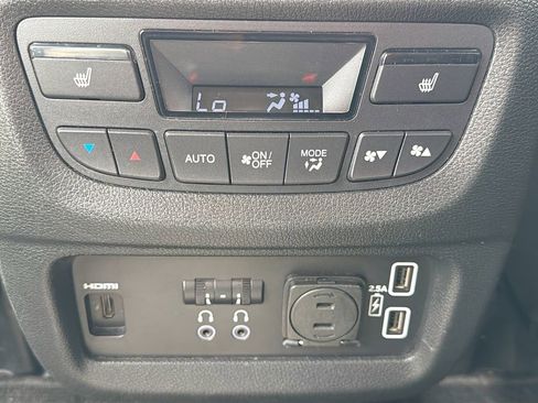 Used 2022 Honda Pilot Touring image 27