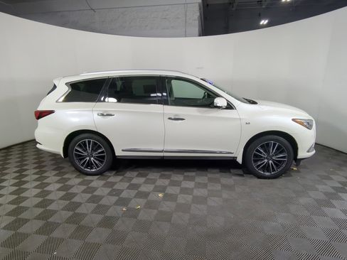 Used 2018 INFINITI QX60 AWD w/ Premium Plus Package image 3